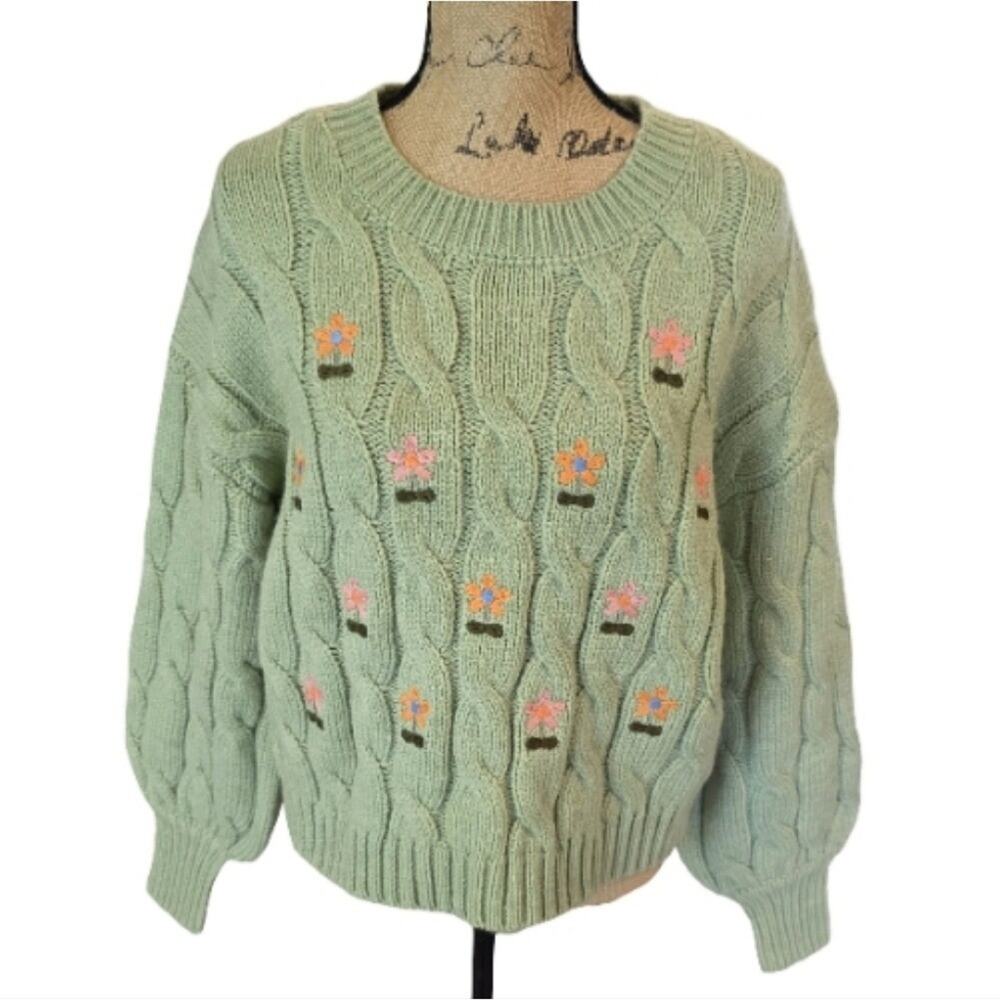 Willow & Wind Green Cable Knit Sweater with Floral Embroidery Size Medium New